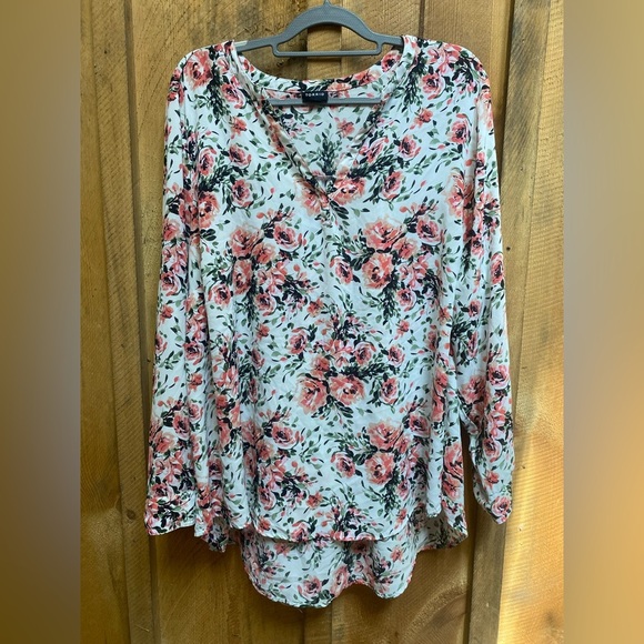 Torrid Floral Blouse Plus Size 3X White Pink Rose Print Long Sleeve V-Neck - Picture 1 of 9
